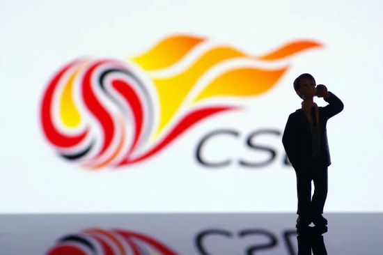 达洛特是右脚球员踢左路，这样做效果很好，但对前锋来说并不总是有利的。